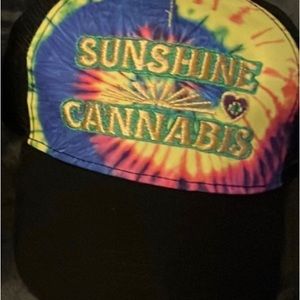 NWT unisex sunshine cannabis trucker hat